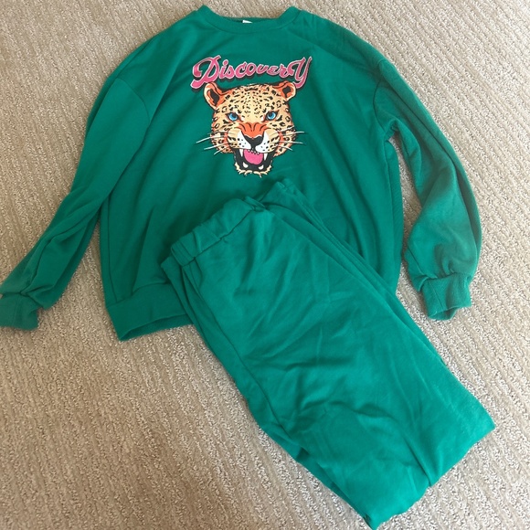 Set - Picture 1 of 6